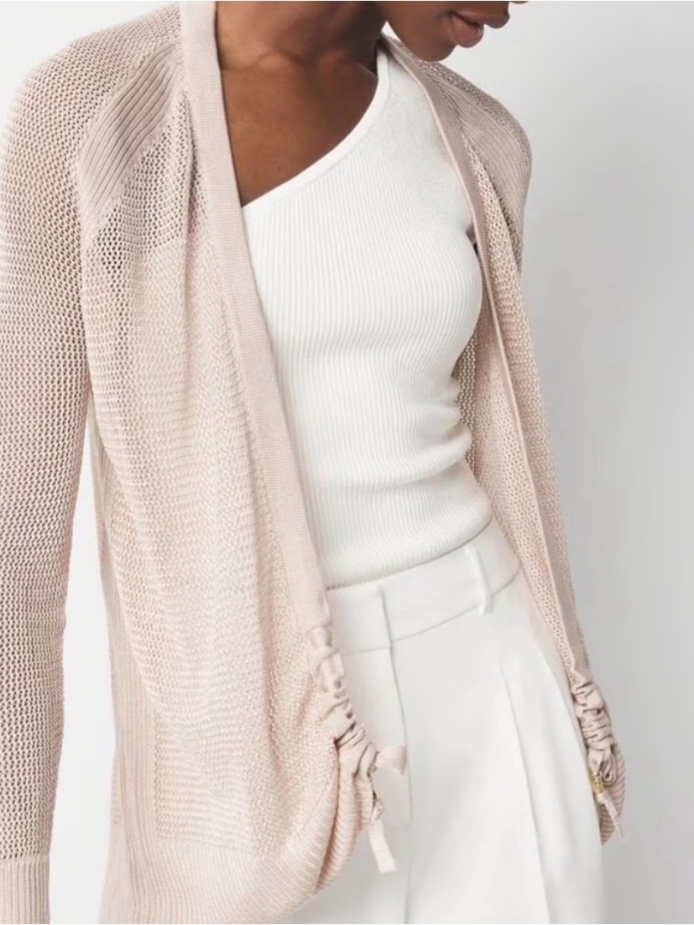 LIKE NEW White House Black Market Champagne Cardigan w Gold Hardware (M)